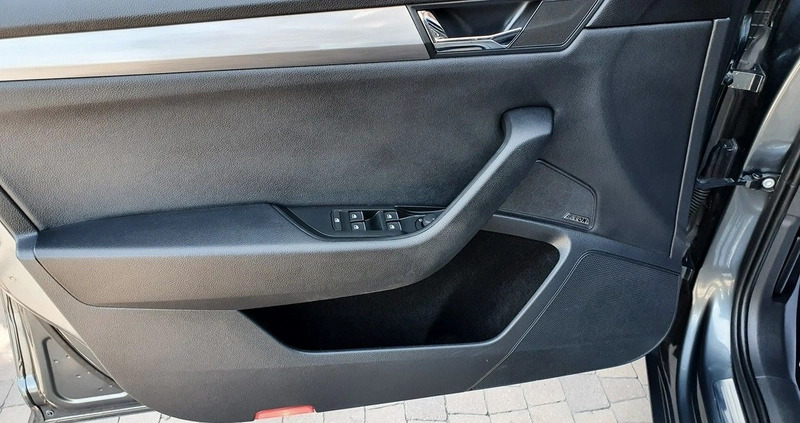 Skoda Superb cena 81300 przebieg: 135590, rok produkcji 2017 z Rzeszów małe 781